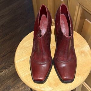 Like new Antonio Milani short western boot